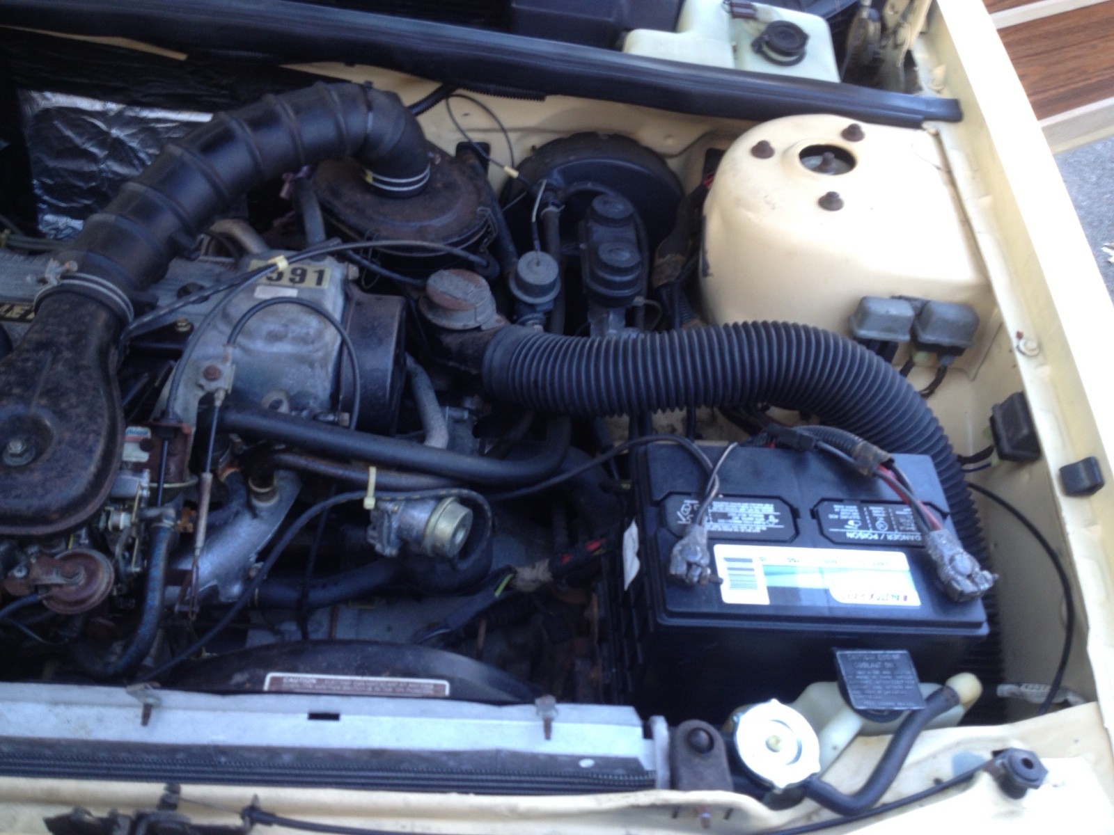 Chrysler-Town-Country-1985-18