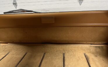 Chrysler-Town-Country-1985-8