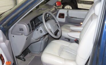 Chrysler-Town-Country-1995-MiniVAN-2