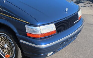 Chrysler-Town-Country-1995-MiniVAN-32