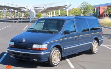 Chrysler-Town-Country-1995-MiniVAN-8