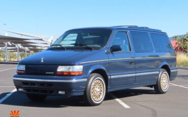 Chrysler-Town-Country-1995-MiniVAN-9