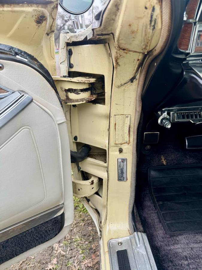 Chrysler-imperial-lebaron-1966-15