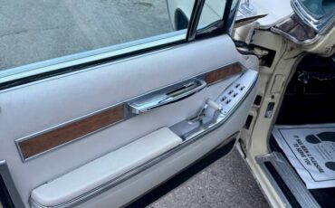 Chrysler-imperial-lebaron-1966-21