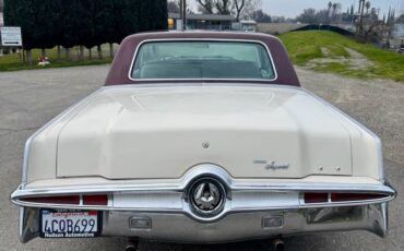 Chrysler-imperial-lebaron-1966-25