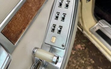 Chrysler-imperial-lebaron-1966-27