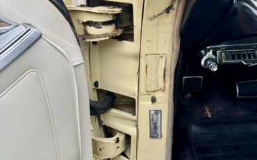 Chrysler-imperial-lebaron-1966-50