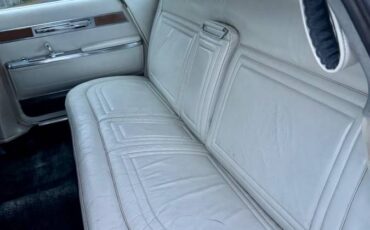 Chrysler-imperial-lebaron-1966-7