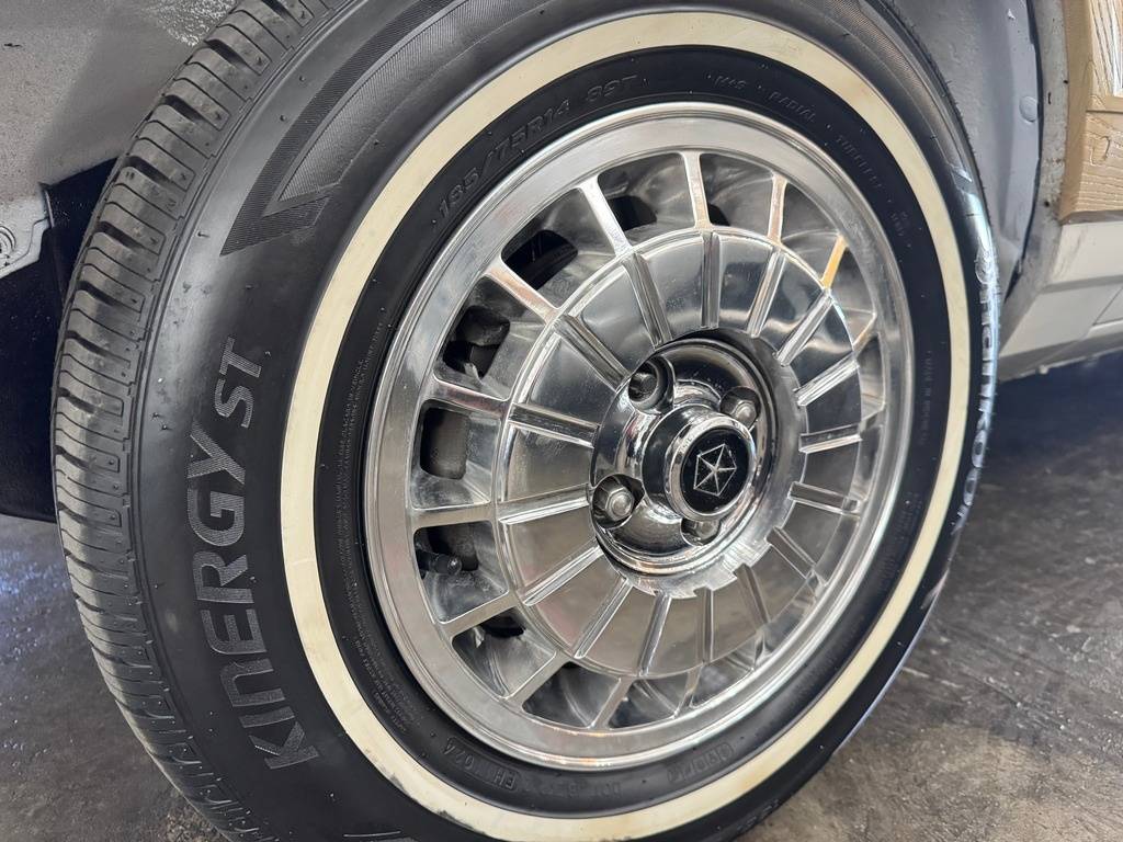 Chrysler-le-baron-1983-white-121