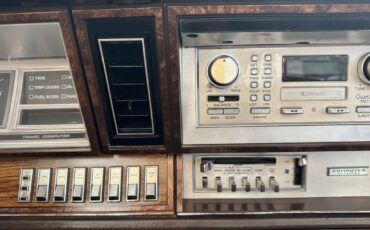 Chrysler-le-baron-1983-white-163