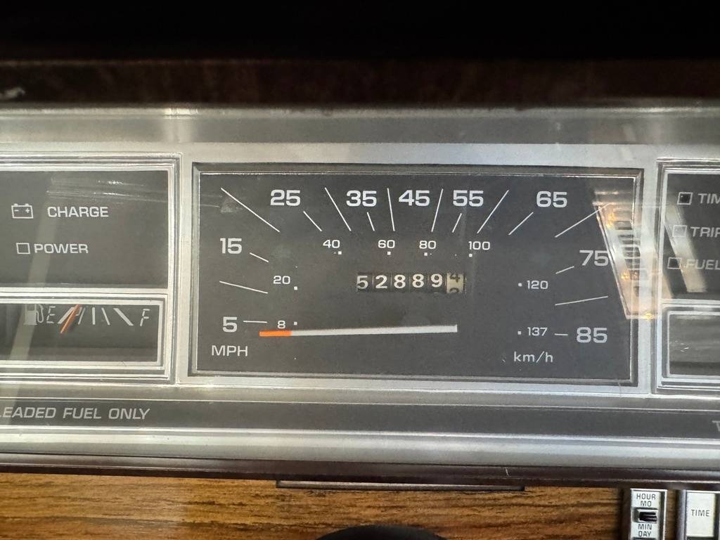 Chrysler-le-baron-1983-white-52