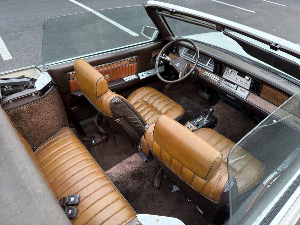 Chrysler-lebaron-1983-white-16