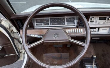 Chrysler-lebaron-1983-white-17