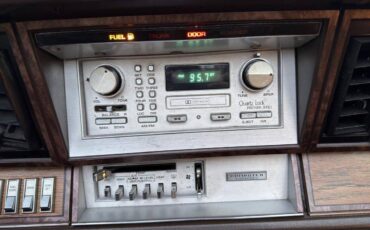 Chrysler-lebaron-1983-white-18