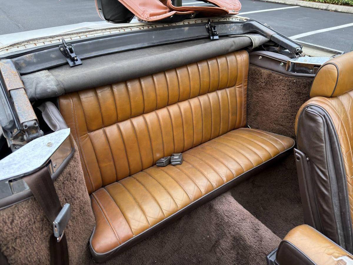 Chrysler-lebaron-1983-white-21