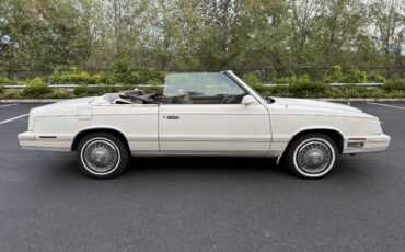 Chrysler-lebaron-1983-white-3