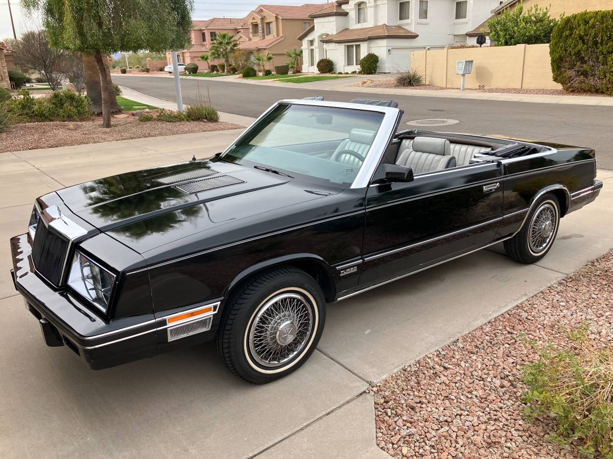 Chrysler-lebaron-1984-black-8