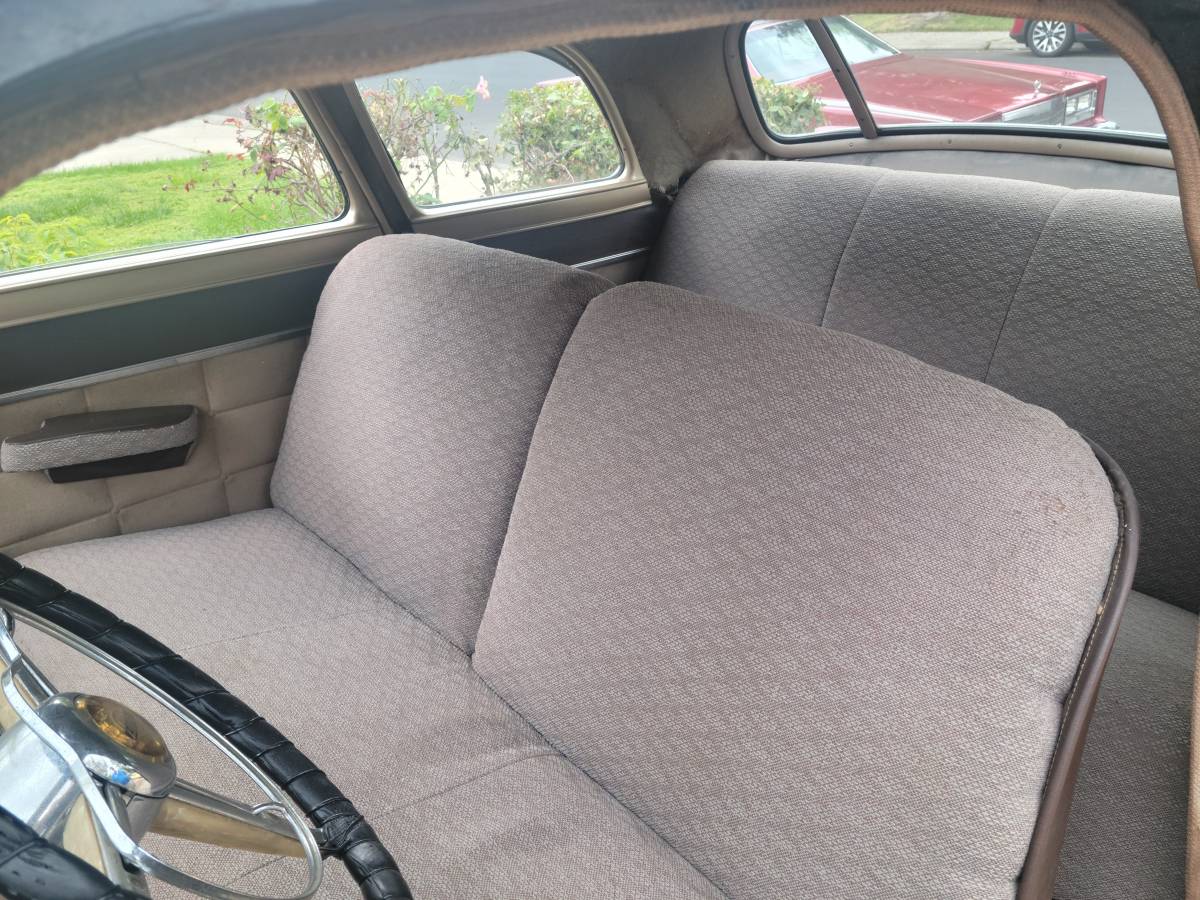 Chrysler-new-yorker-1950-7