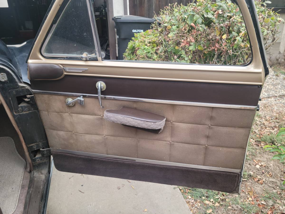 Chrysler-new-yorker-1950-8