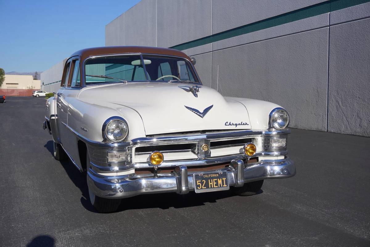 Chrysler-new-yorker-1952-white-22