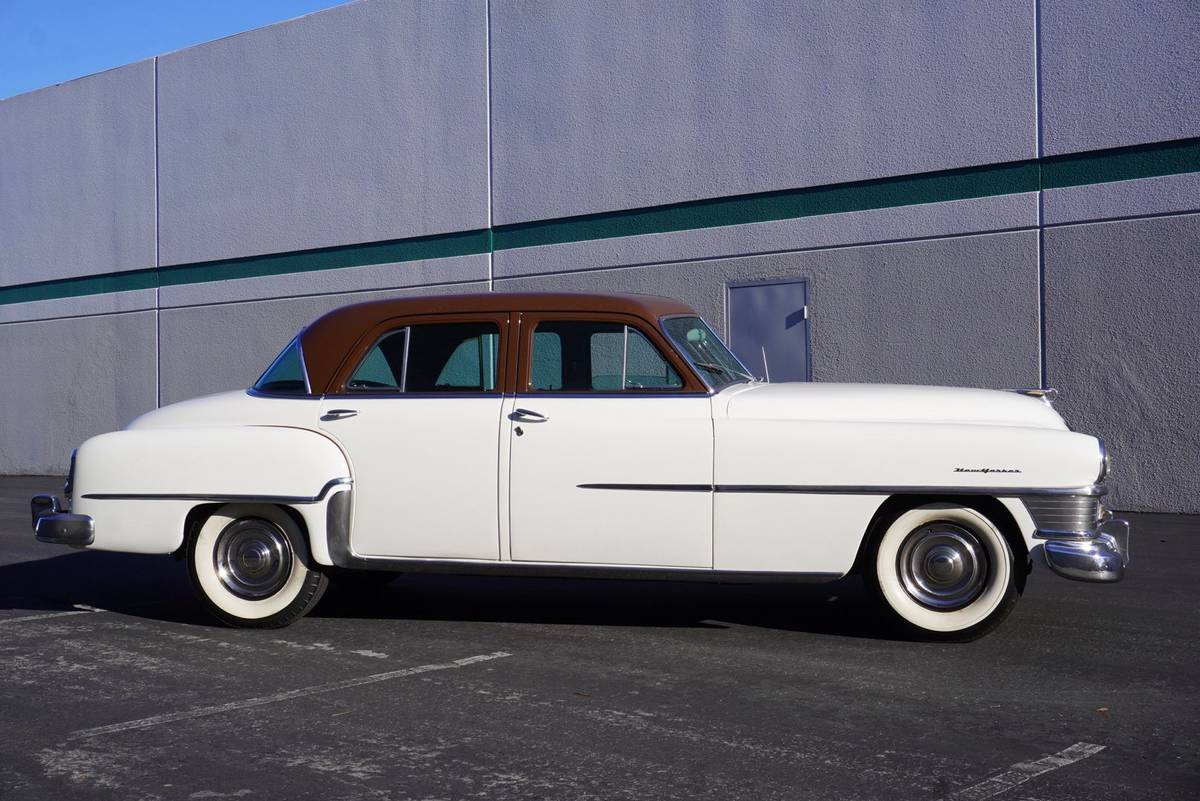 Chrysler-new-yorker-1952-white-5