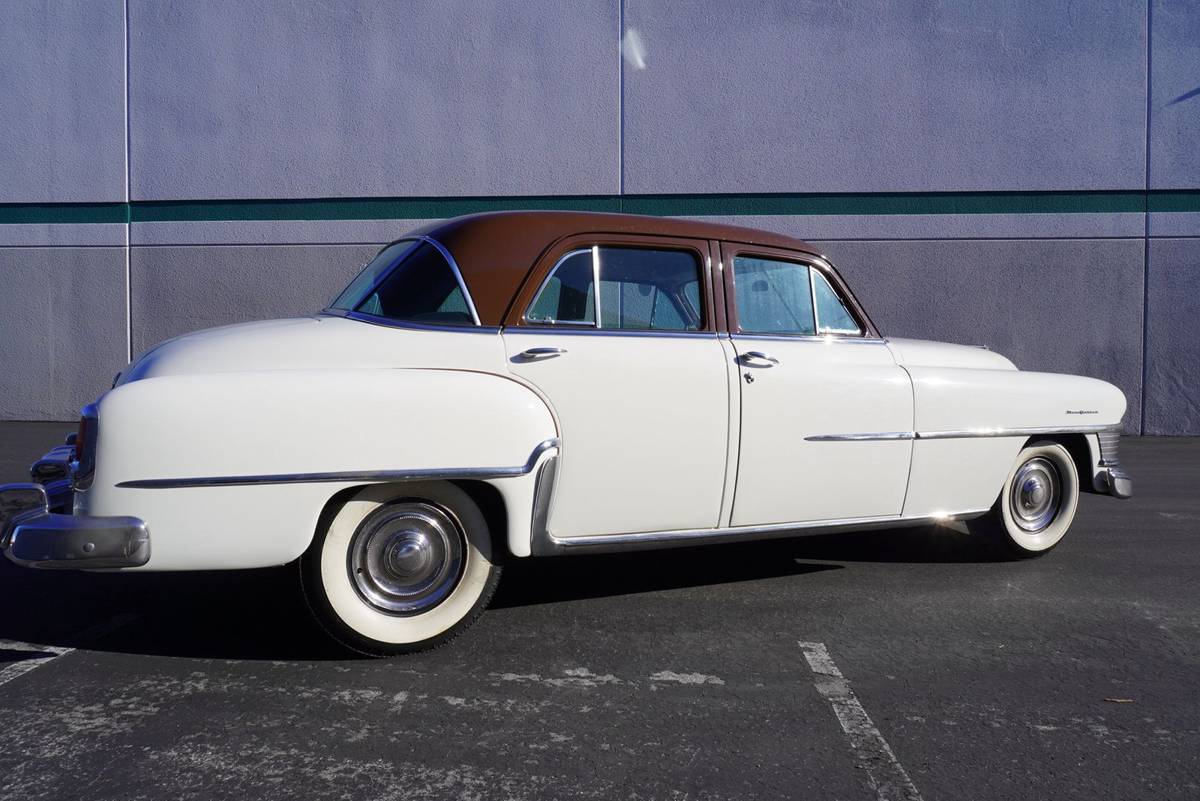 Chrysler-new-yorker-1952-white-7