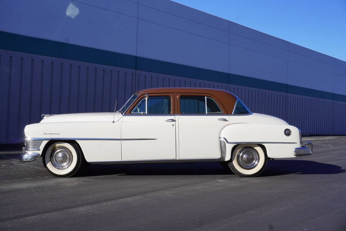 Chrysler-new-yorker-1952-white-9