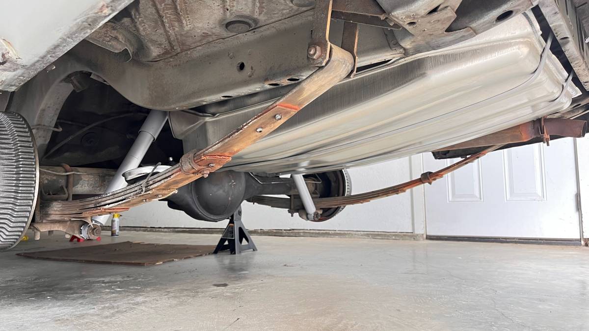 Chrysler-newport-1966-white-14