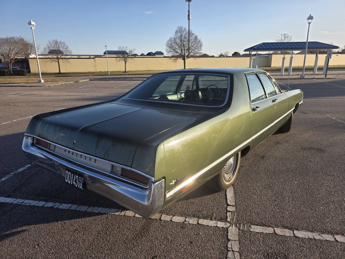 Chrysler-newport-1969-green-2