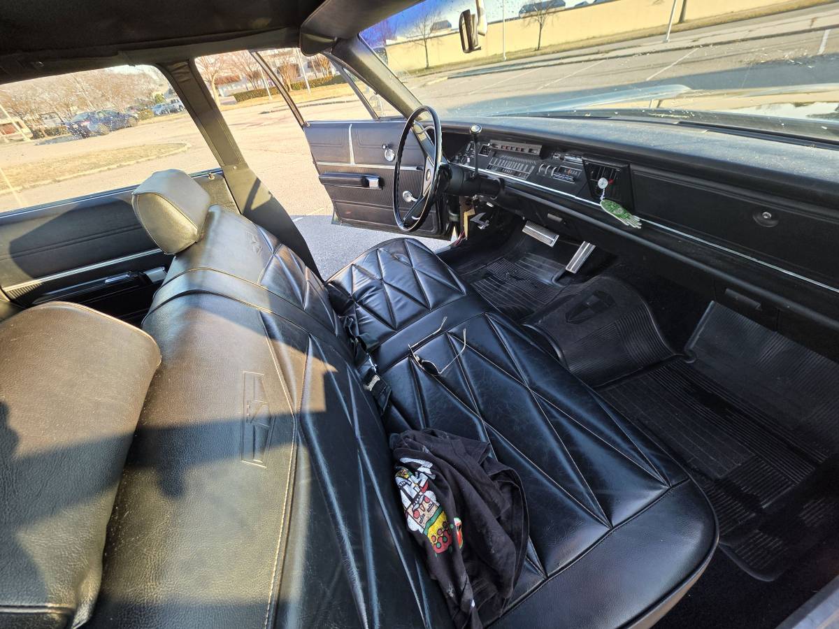 Chrysler-newport-1969-green-6