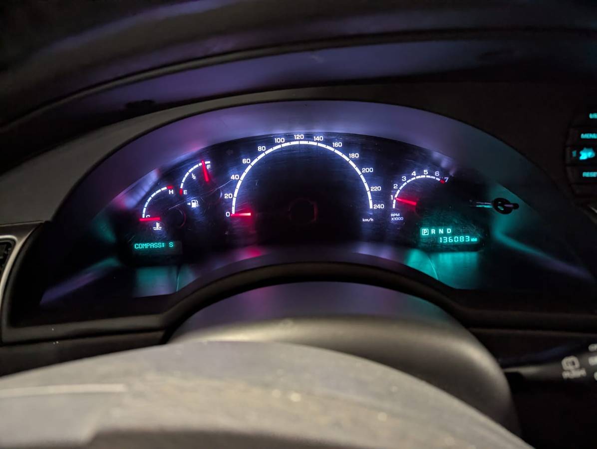 Chrysler-pacifica-1996-red-9