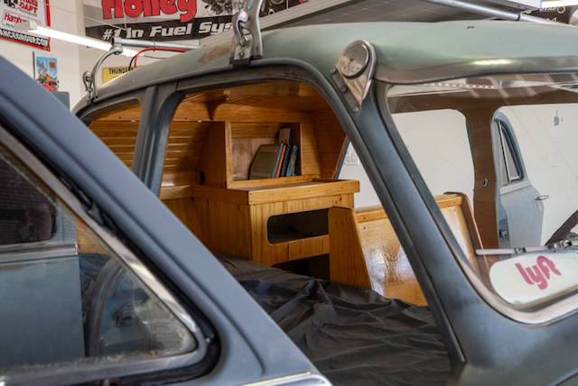 Chrysler-windsor-1949-1