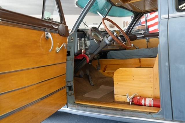 Chrysler-windsor-1949-11