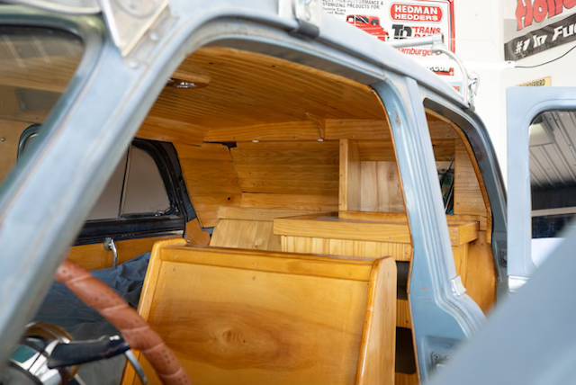 Chrysler-windsor-1949-3