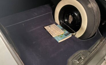 Chrysler-windsor-1950-grey-3