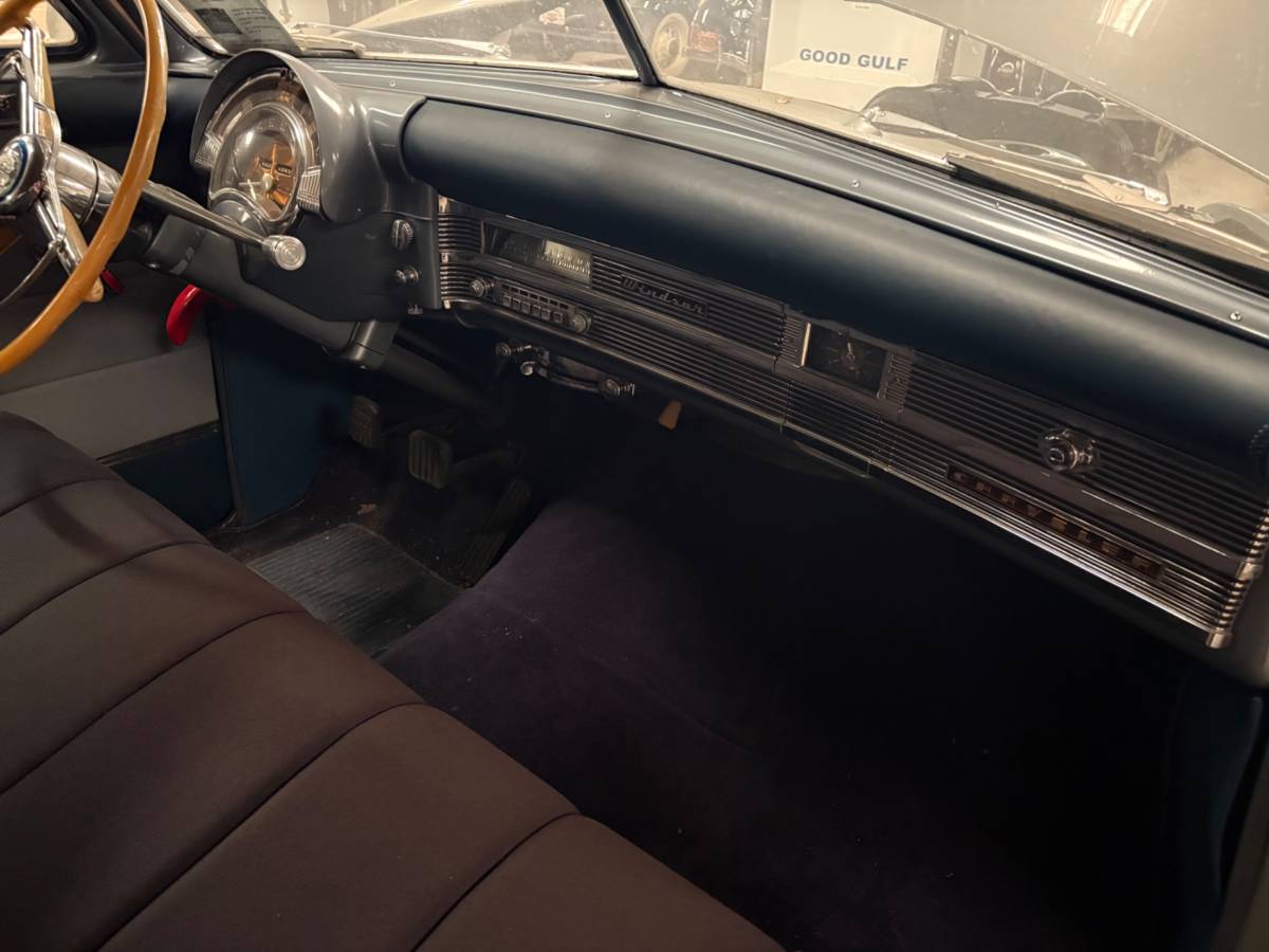 Chrysler-windsor-1950-grey-7