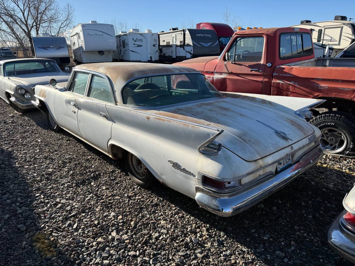 Chrysler-windsor-1961-white-4