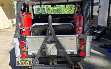 Cj5-willys-jeep-1957-silver-13