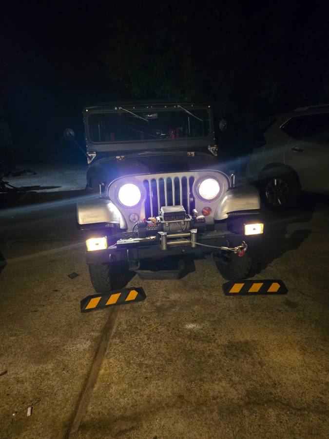 Cj5-willys-jeep-1957-silver-15