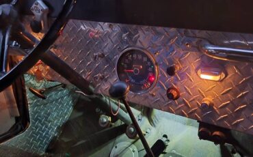 Cj5-willys-jeep-1957-silver-18