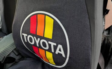 Classic-toyota-van-wagon-1985-11