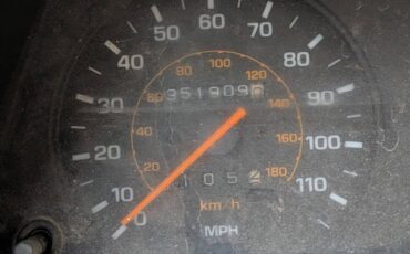 Classic-toyota-van-wagon-1985-9