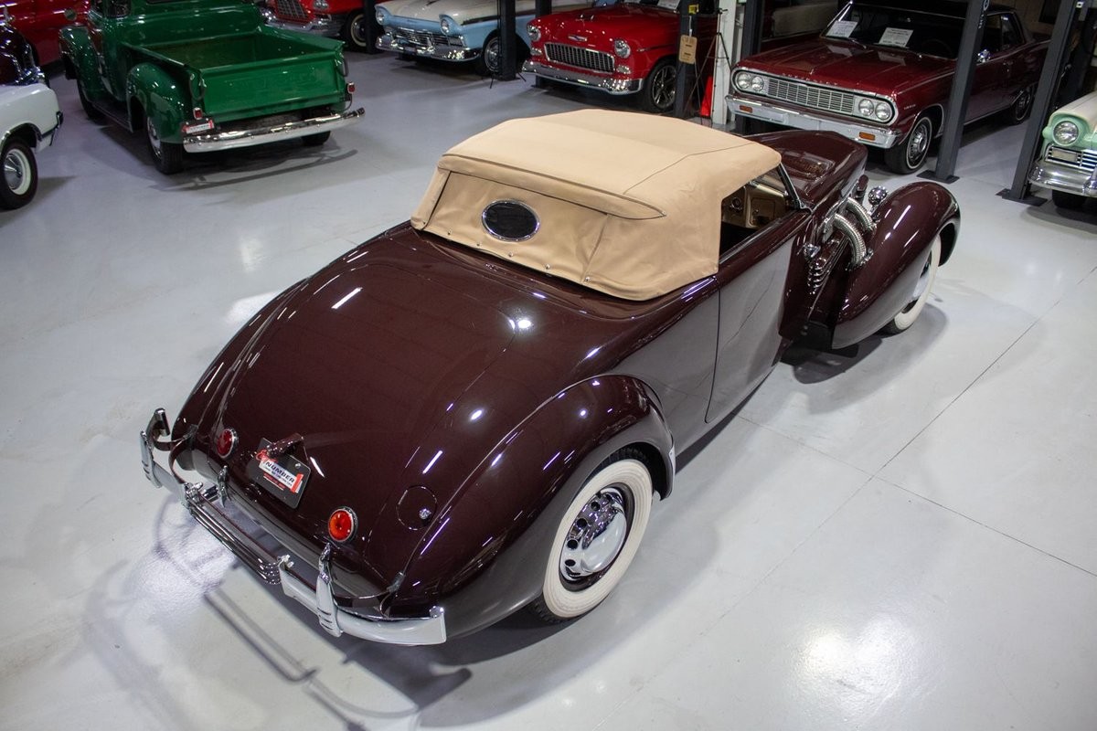 Cord-1937-Convertible-16