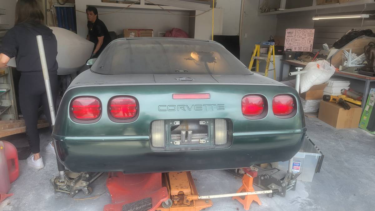 Corvette-coupe-1993-green-3
