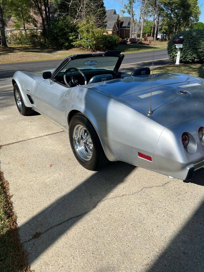 Corvette-stingray-convertible-1975-silver-1