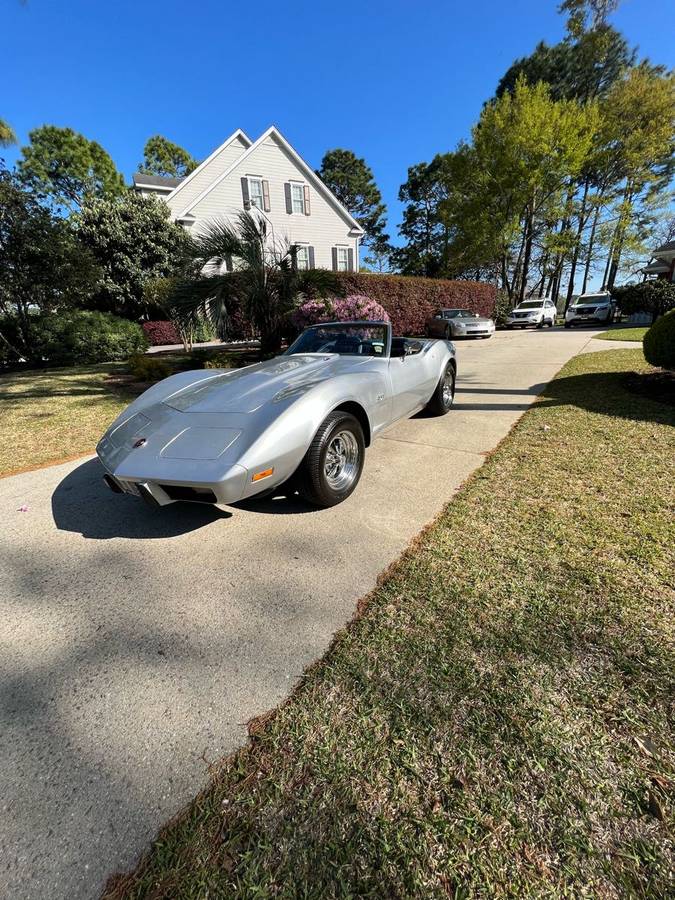 Corvette-stingray-convertible-1975-silver
