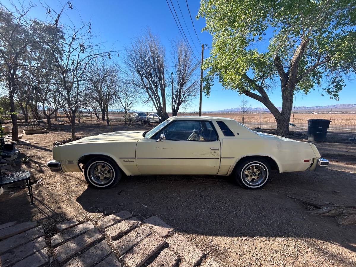 Cutlass-supreme-oldsmobile-1976-yellow-1