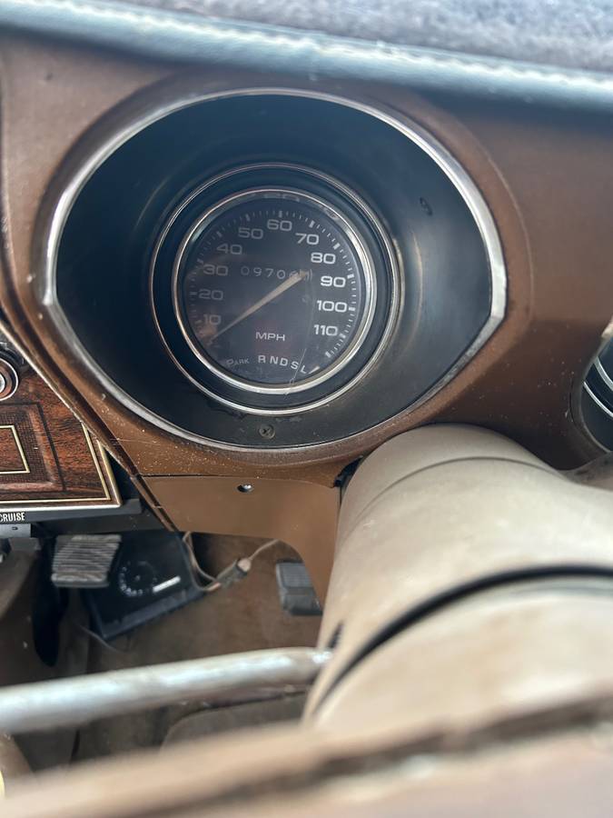 Cutlass-supreme-oldsmobile-1976-yellow-10