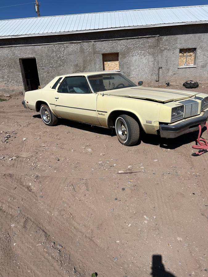 Cutlass-supreme-oldsmobile-1976-yellow-3