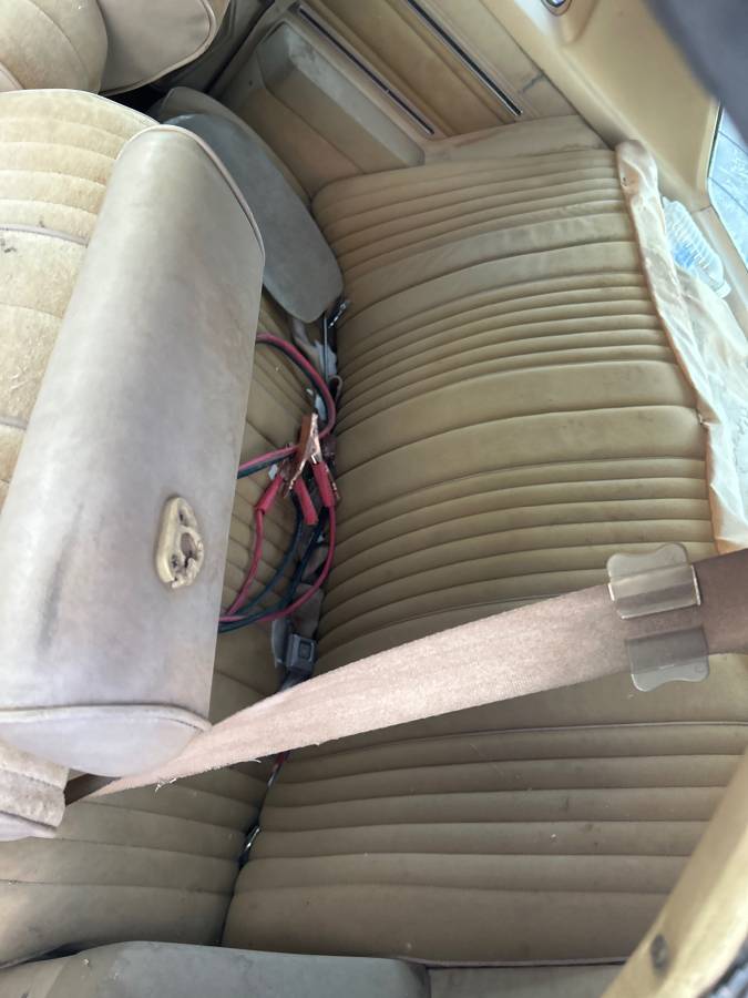 Cutlass-supreme-oldsmobile-1976-yellow-7